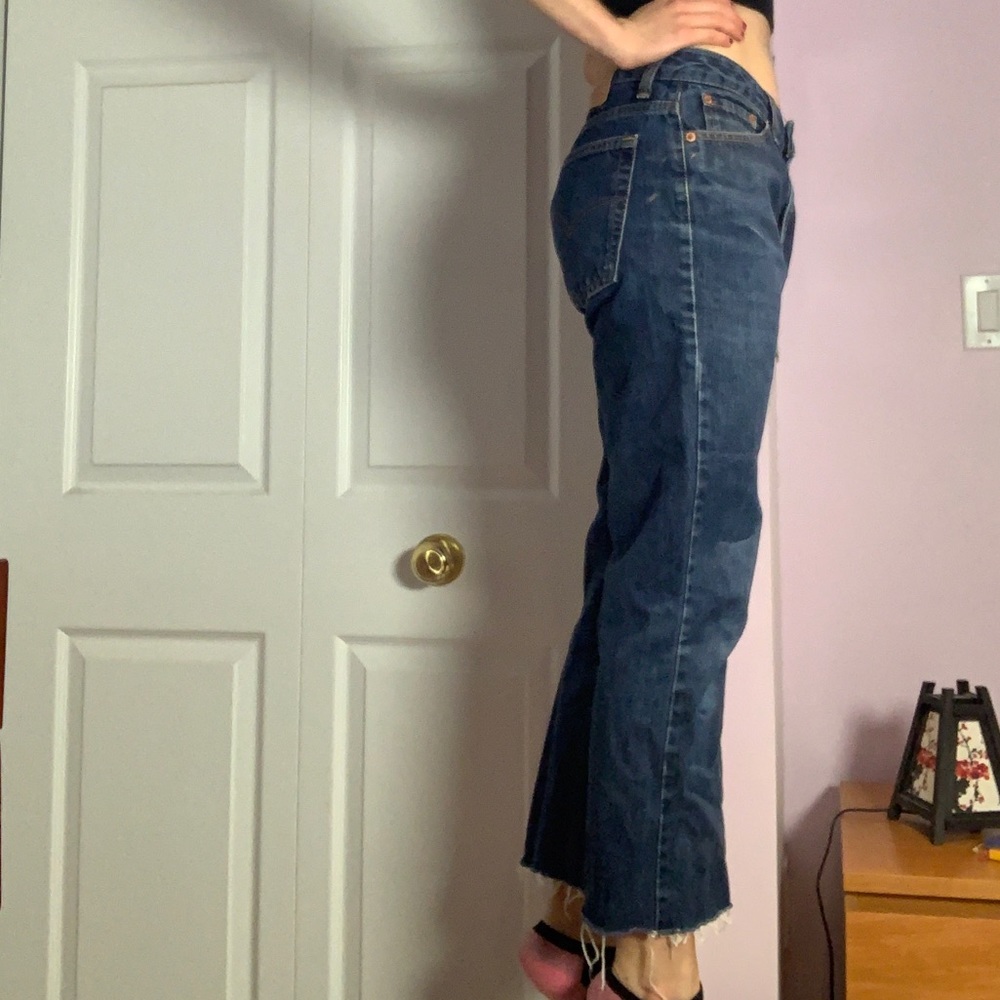 Levi’s wide leg cut off jean -medium